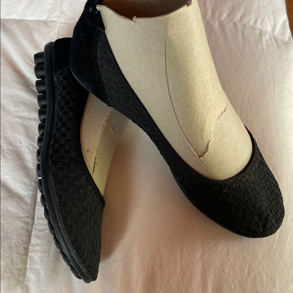 Bernie MEV black flat shoes ๐ - Picture 2 of 8